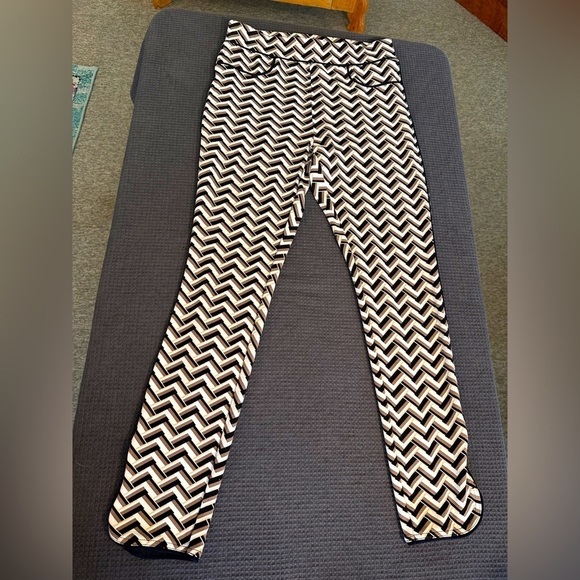 Hue Dressy Leggings - White/Brown/Black Geometric Design Size Small Whimsigoth - Picture 1 of 8